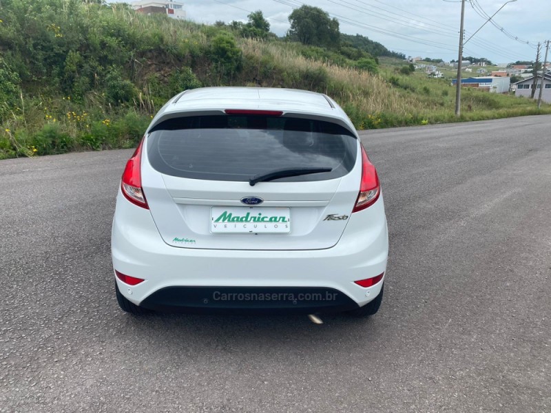 FIESTA 1.6 SEL HATCH 16V FLEX 4P MANUAL - 2017 - FLORES DA CUNHA