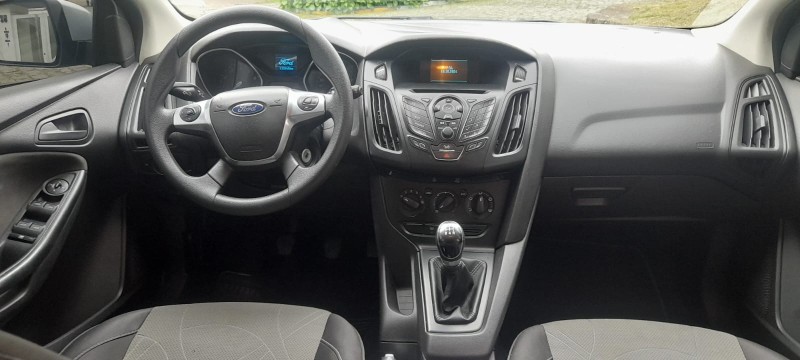 FOCUS 1.6 SE 16V FLEX 4P MANUAL - 2015 - FARROUPILHA