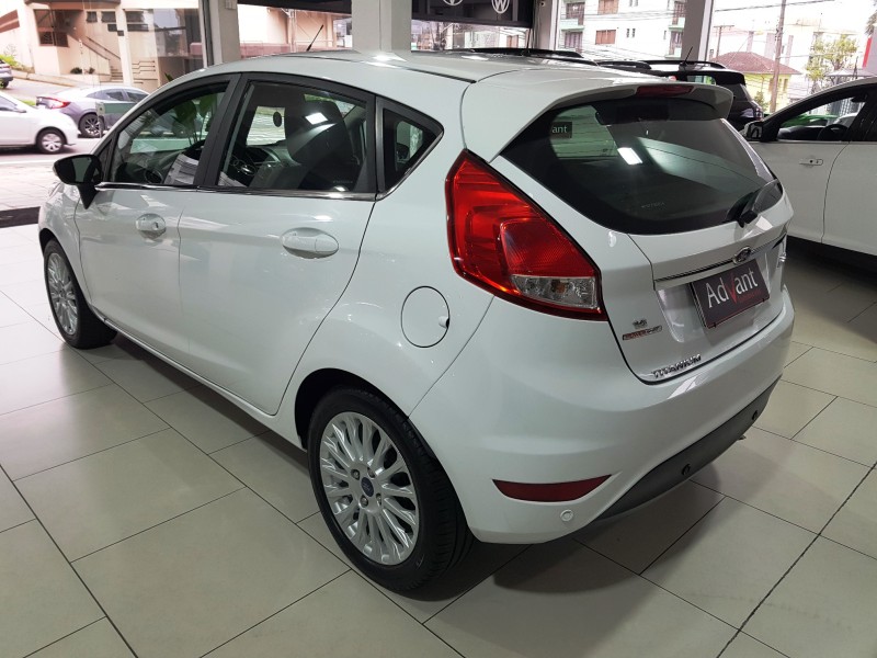 FIESTA 1.6 TITANIUM HATCH 16V FLEX 4P AUTOMÁTICO - 2015 - CAXIAS DO SUL