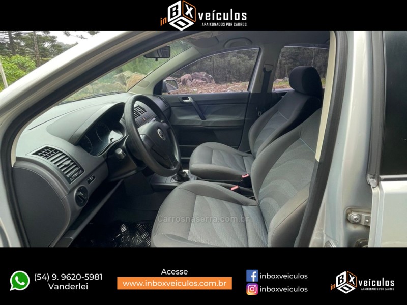 POLO SEDAN 1.6 MI 8V FLEX 4P MANUAL - 2009 - GRAMADO