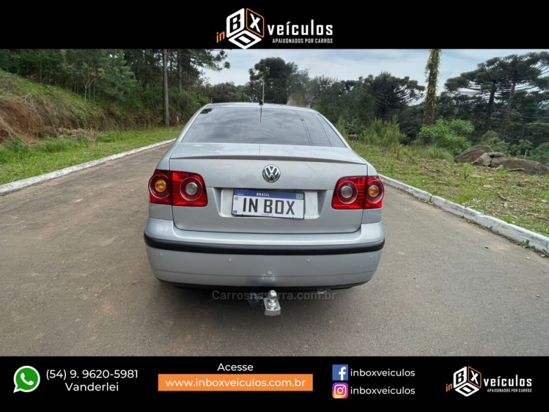 POLO SEDAN 1.6 MI 8V FLEX 4P MANUAL - 2009 - GRAMADO