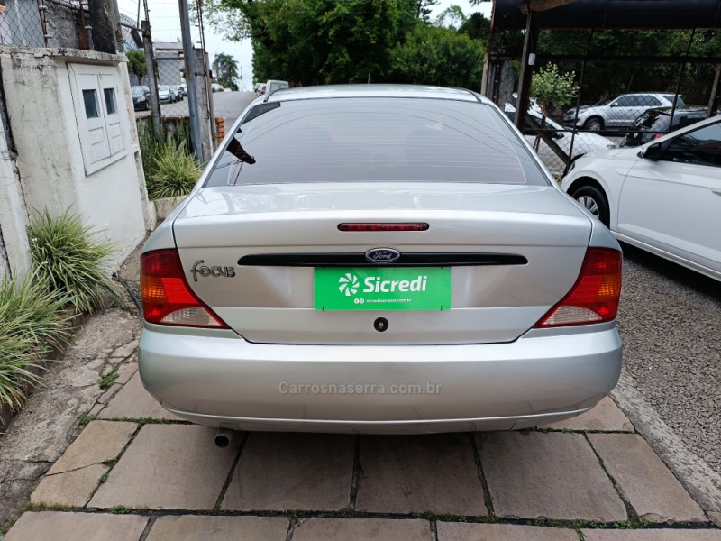 FOCUS 2.0 SEDAN 16V GASOLINA 4P MANUAL - 2003 - BENTO GONçALVES