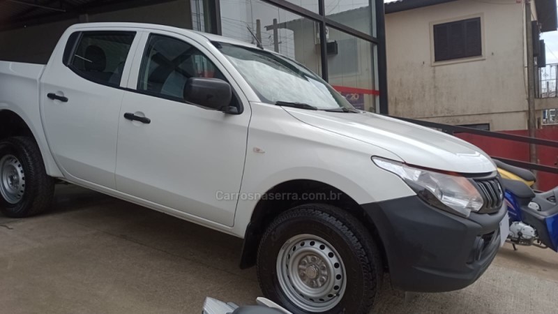 l200 triton 2.4 gl 4x2 cd 16v flex 4p manual 2021 vacaria