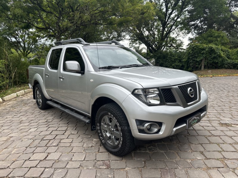 FRONTIER 2.5 SV ATTACK 4X4 CD TURBO ELETRONIC DIESEL 4P MANUAL - 2015 - NOVA PRATA