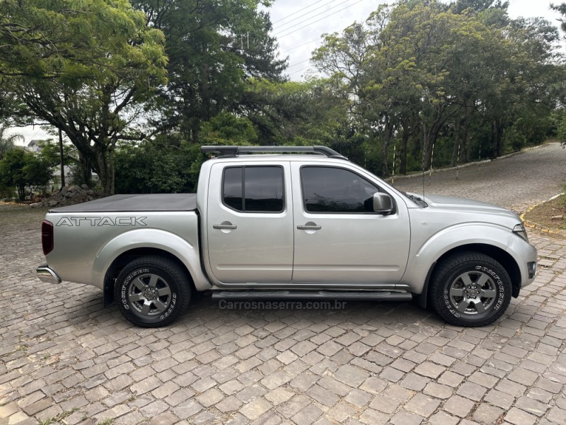 FRONTIER 2.5 SV ATTACK 4X4 CD TURBO ELETRONIC DIESEL 4P MANUAL - 2015 - NOVA PRATA