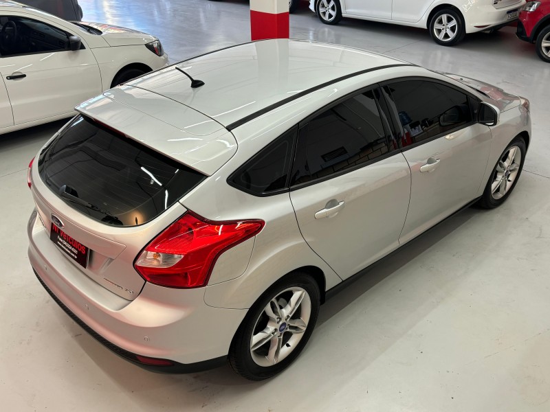 FOCUS 2.0 SE HATCH 16V FLEX 4P AUTO - 2015 - CAXIAS DO SUL