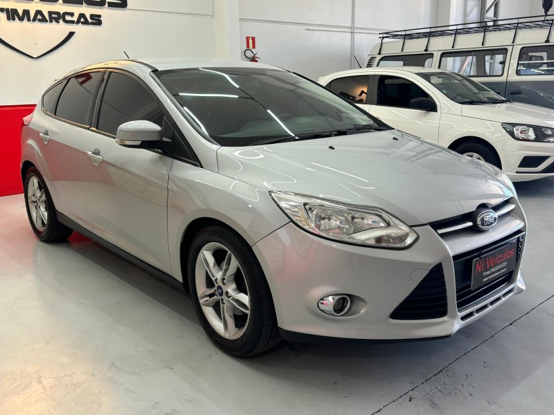 FOCUS 2.0 SE HATCH 16V FLEX 4P AUTO - 2015 - CAXIAS DO SUL