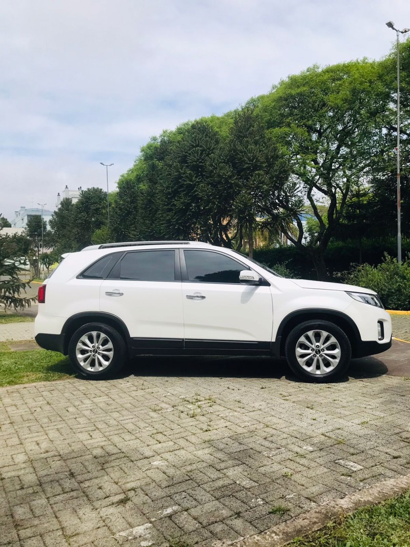 SORENTO 2.4 EX2 4X2 16V GASOLINA 4P AUTOMÁTICO - 2015 - FARROUPILHA