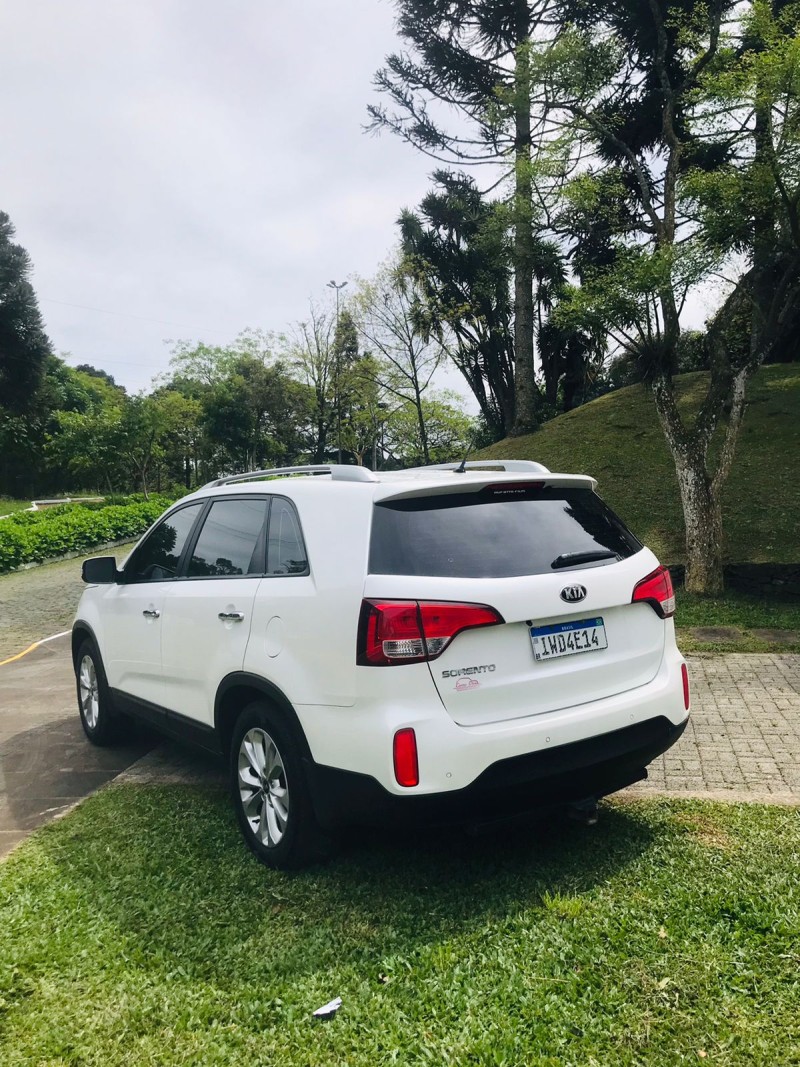 SORENTO 2.4 EX2 4X2 16V GASOLINA 4P AUTOMÁTICO - 2015 - FARROUPILHA