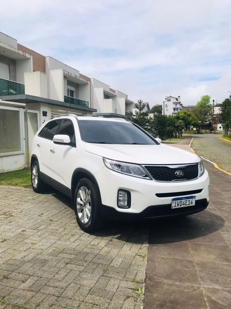 SORENTO 2.4 EX2 4X2 16V GASOLINA 4P AUTOMÁTICO - 2015 - FARROUPILHA