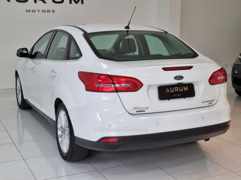 FOCUS 2.0 TITANIUM SEDAN 16V FLEX 4P AUTOMÁTICO - 2016 - CAXIAS DO SUL