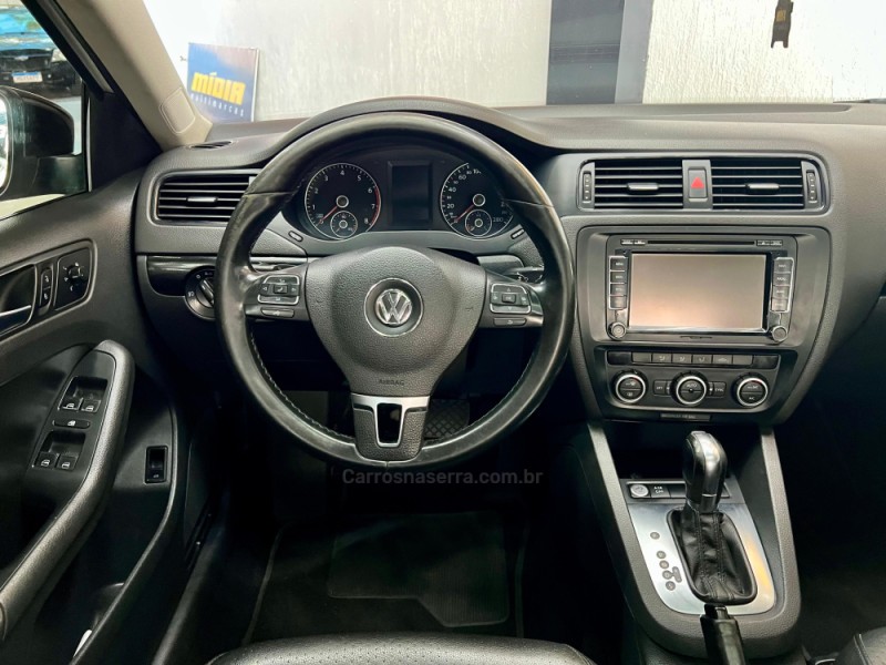 JETTA 2.0 COMFORTLINE FLEX 4P TIPTRONIC - 2013 - NOVO HAMBURGO