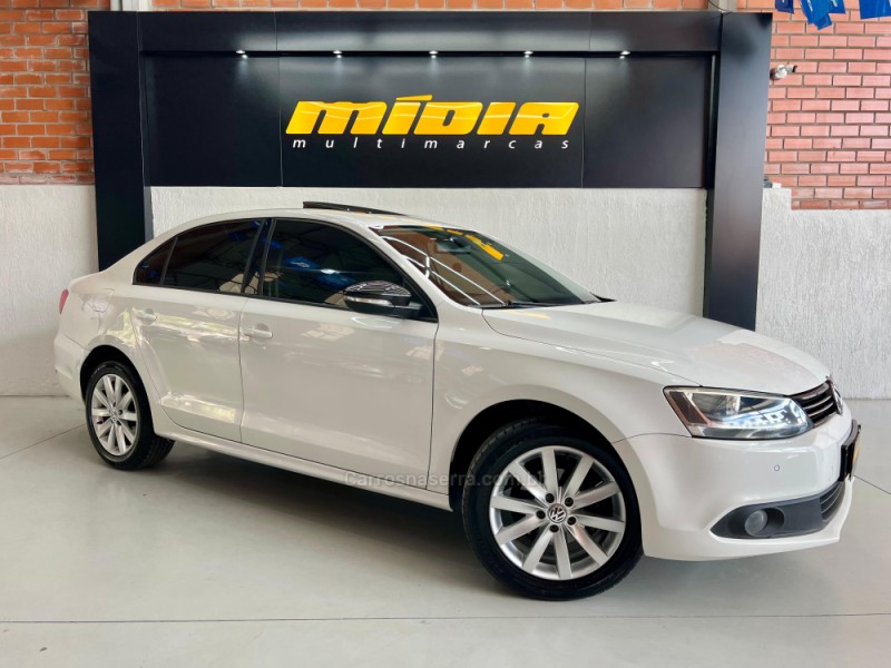 JETTA 2.0 COMFORTLINE FLEX 4P TIPTRONIC - 2013 - NOVO HAMBURGO