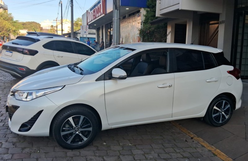 YARIS 1.5 XL CONNECT 16V FLEX 4P AUTOMÁTICO