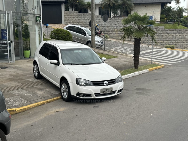 GOLF 1.6 MI 8V GASOLINA 4P MANUAL - 2014 - FARROUPILHA