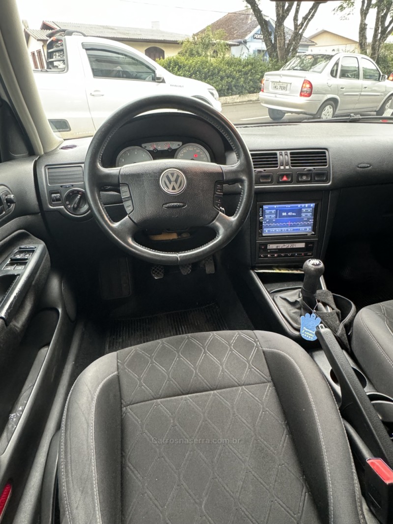 GOLF 1.6 MI 8V GASOLINA 4P MANUAL - 2014 - FARROUPILHA