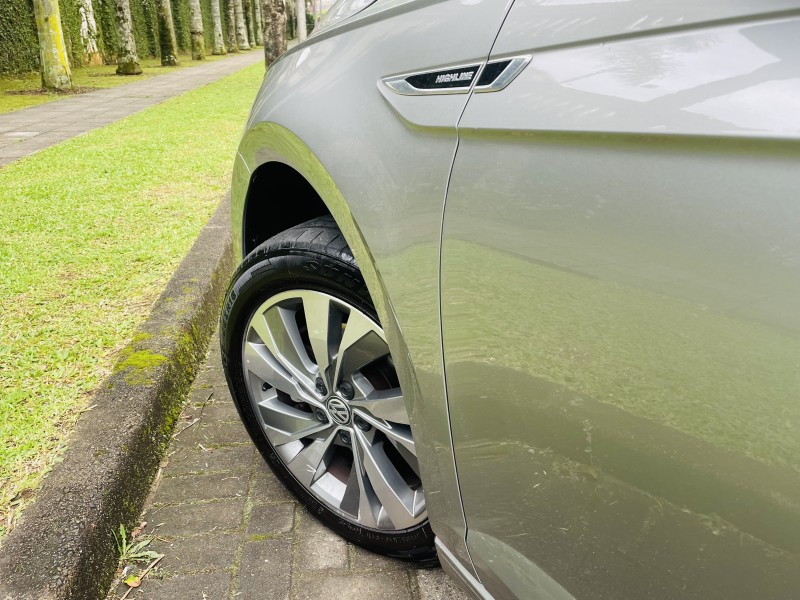 POLO 1.0	200 TSI HIGHLINE AUTOMÁTICO  - 2019 - CAXIAS DO SUL