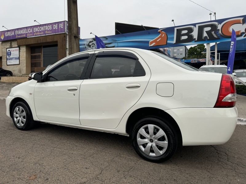 ETIOS 1.5 XS 16V FLEX 4P MANUAL - 2015 - DOIS IRMãOS