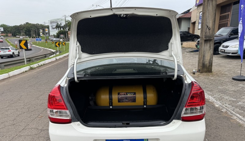 ETIOS 1.5 XS 16V FLEX 4P MANUAL - 2015 - DOIS IRMãOS