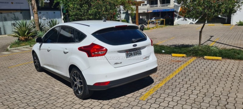 FOCUS 2.0 TITANIUM 16V FLEX 4P AUTOMÁTICO - 2016 - NãO-ME-TOQUE