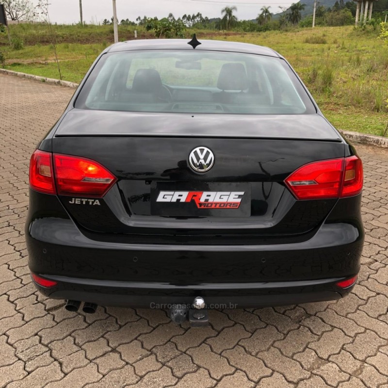 JETTA 2.0 COMFORTLINE FLEX 4P TIPTRONIC - 2011 - NOVA HARTZ