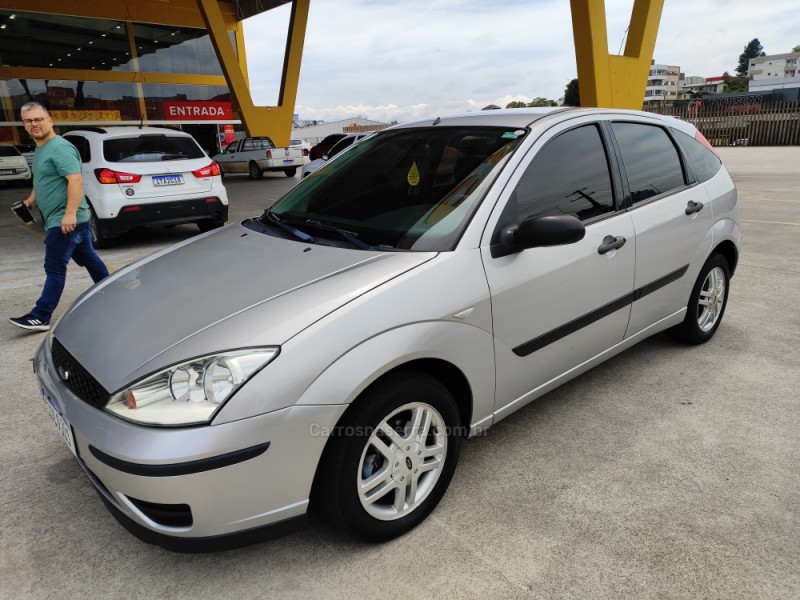 FOCUS 1.6 GLX 8V FLEX 4P MANUAL - 2009 - FARROUPILHA