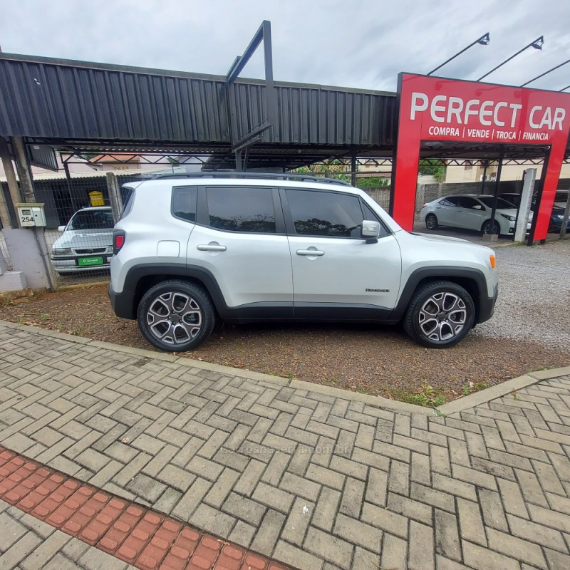 RENEGADE 1.8 16V FLEX LONGITUDE 4P AUTOMÁTICO - 2018 - BOM PRINCíPIO