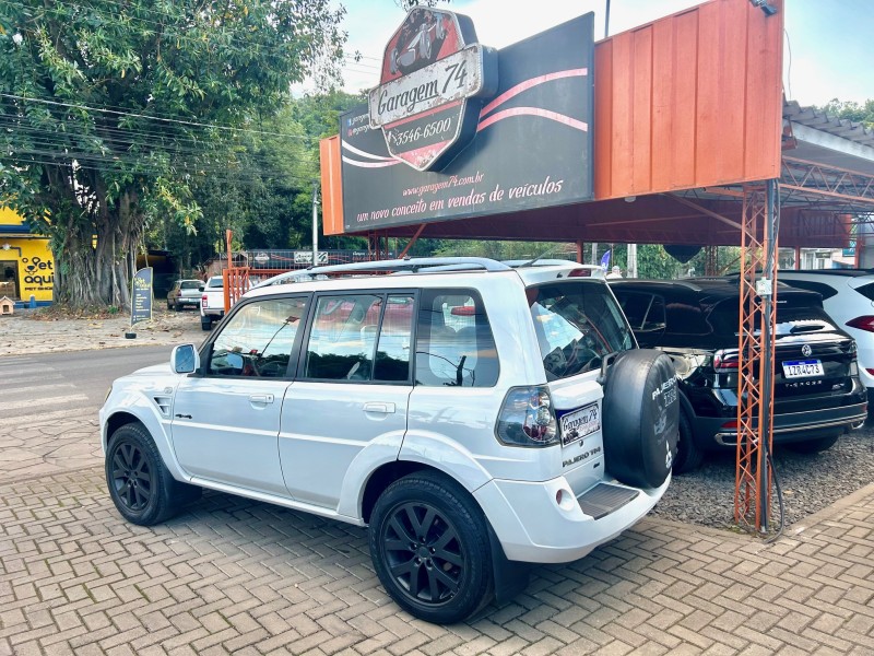 PAJERO TR4 2.0 4X4 16V 140CV FLEX 4P AUTOMÁTICO - 2013 - TRêS COROAS