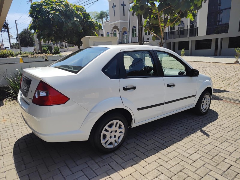 FIESTA 1.0 MPI SEDAN 8V FLEX 4P MANUAL - 2006 - LAJEADO