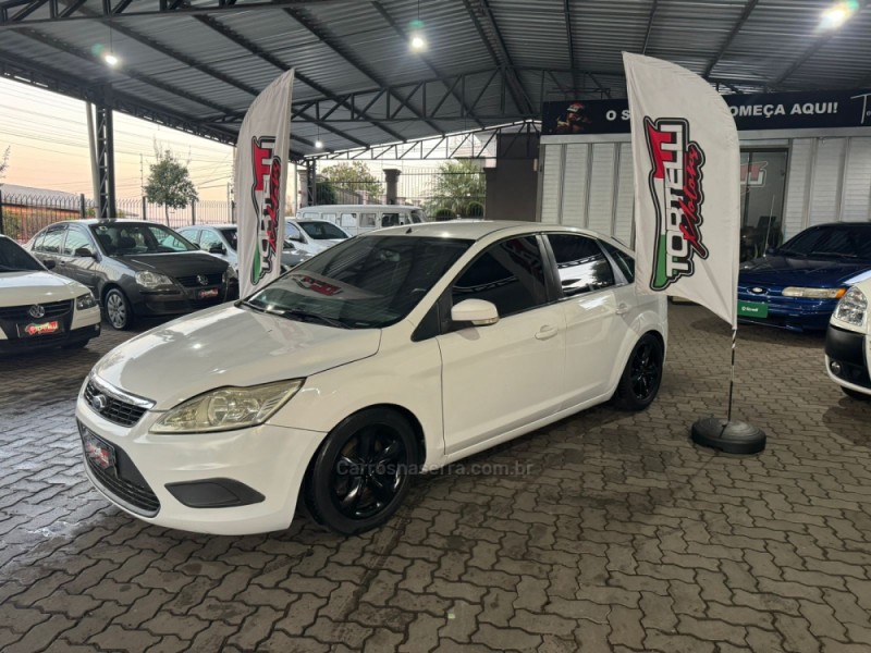 FOCUS 1.6 SE PLUS 16V FLEX 4P MANUAL - 2013 - CAXIAS DO SUL