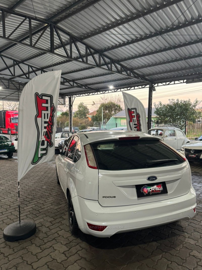 FOCUS 1.6 SE PLUS 16V FLEX 4P MANUAL - 2013 - CAXIAS DO SUL