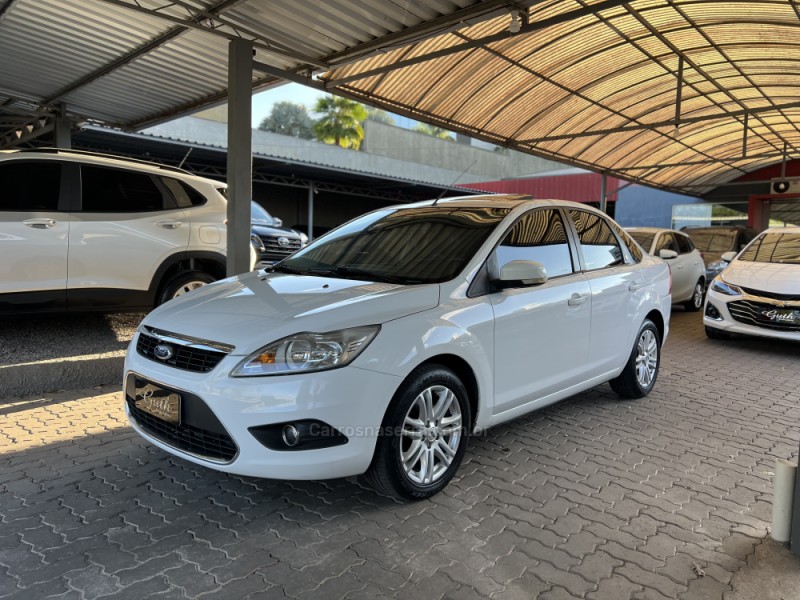 focus 2.0 ghia sedan 16v gasolina 4p automatico 2011 bom principio