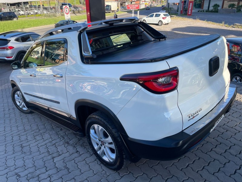 TORO 2.0 16V TURBO DIESEL VOLCANO 4WD AUTOMÁTICO - 2017 - CAXIAS DO SUL