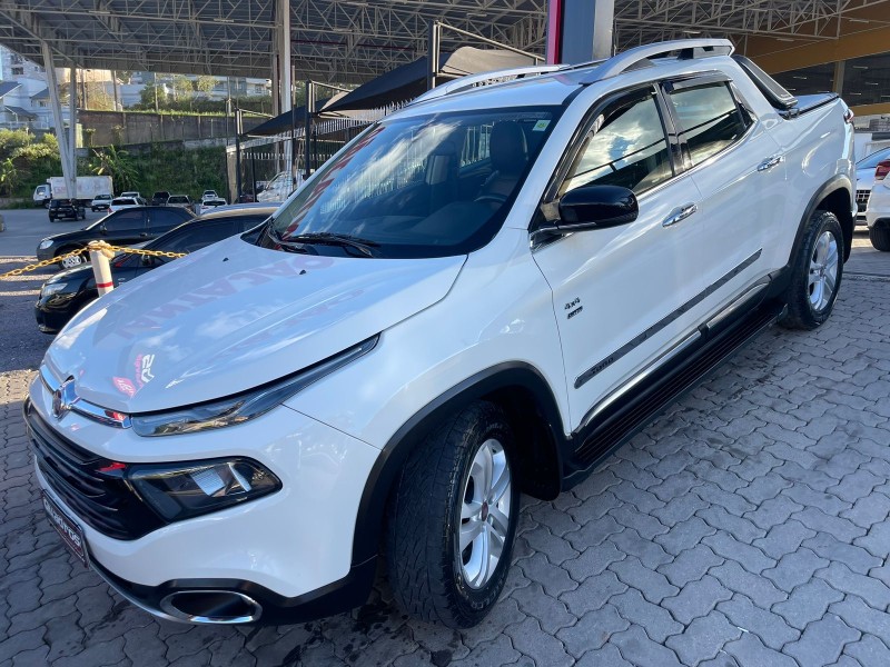 TORO 2.0 16V TURBO DIESEL VOLCANO 4WD AUTOMÁTICO - 2017 - CAXIAS DO SUL