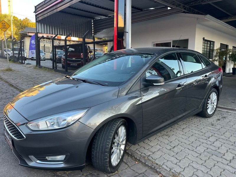 FOCUS 2.0 SE PLUS FASTBACK 16V FLEX 4P AUTOMÁTICO - 2018 - CAXIAS DO SUL