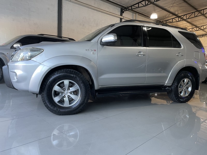 HILUX SW4 3.0 SRV 4X4 7 LUGARES 16V TURBO INTERCOOLER DIESEL 4P AUTOMÁTICO - 2007 - CAXIAS DO SUL