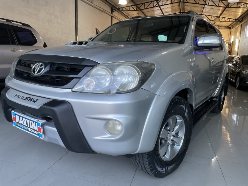 HILUX SW4 3.0 SRV 4X4 7 LUGARES 16V TURBO INTERCOOLER DIESEL 4P AUTOMÁTICO - 2007 - CAXIAS DO SUL