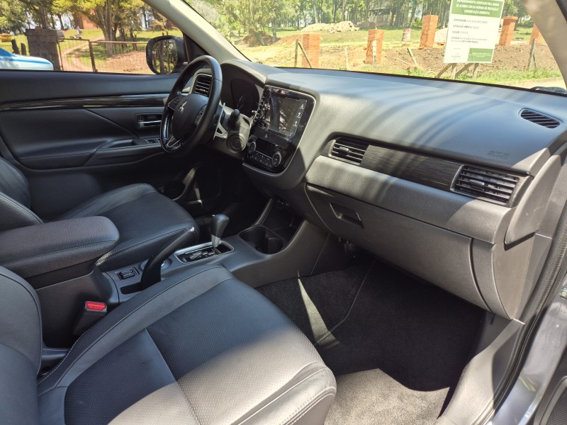 OUTLANDER 2.2 4X4 16V DIESEL 4P AUTOMÁTICO - 2016 - CAXIAS DO SUL