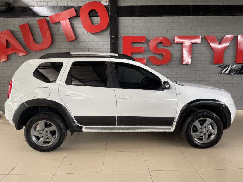 DUSTER 2.0 DYNAMIQUE 4X2 16V FLEX 4P AUTOMÁTICO - 2014 - ESTâNCIA VELHA