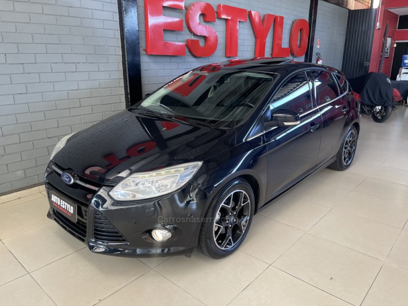 FOCUS 2.0 TITANIUM PLUS HATCH 16V FLEX 4P AUTO - 2015 - ESTâNCIA VELHA