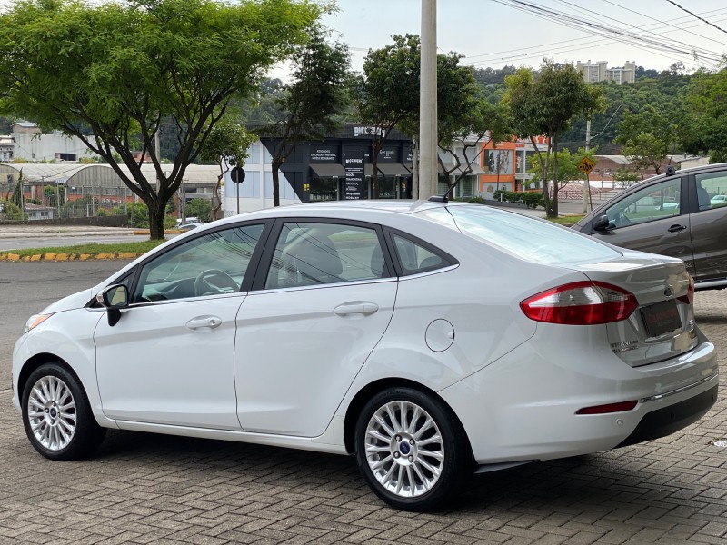 FIESTA 1.6 TITANIUM SEDAN 16V FLEX 4P AUTO - 2015 - CAXIAS DO SUL