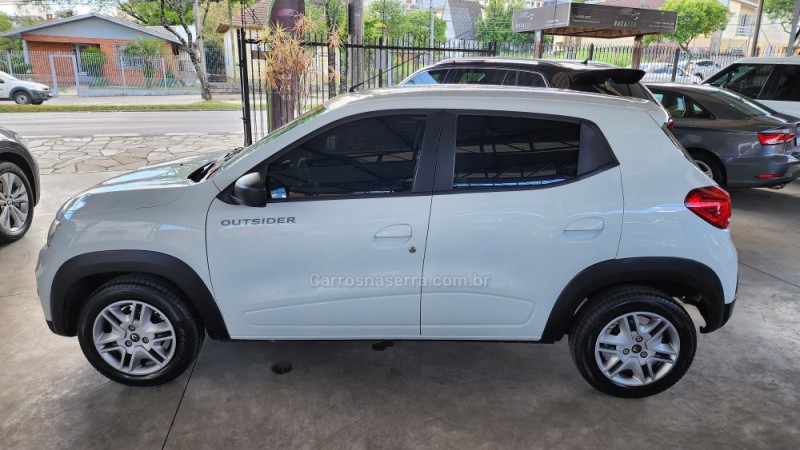 KWID 1.0 12V OUTSIDER FLEX 4P MANUAL - 2022 - CAXIAS DO SUL