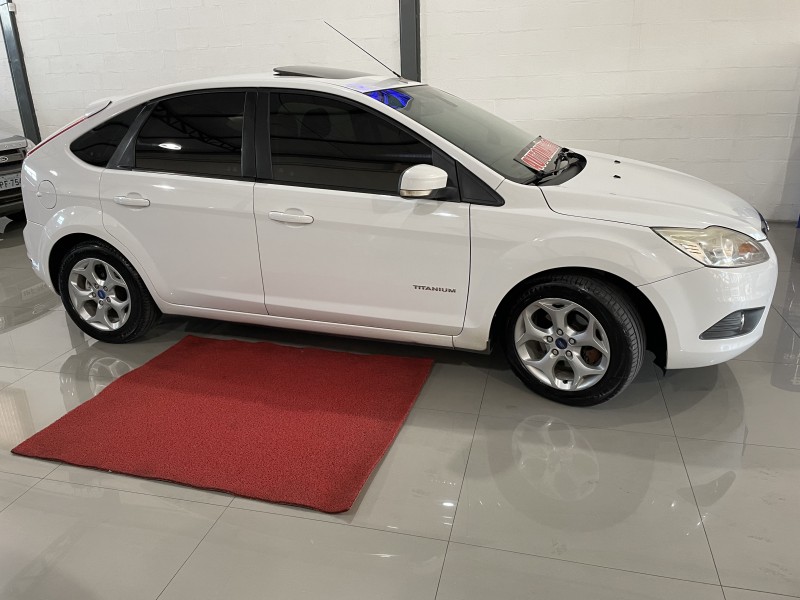 FOCUS 2.0 TITANIUM PLUS HATCH 16V FLEX 4P AUTO - 2012 - CAXIAS DO SUL