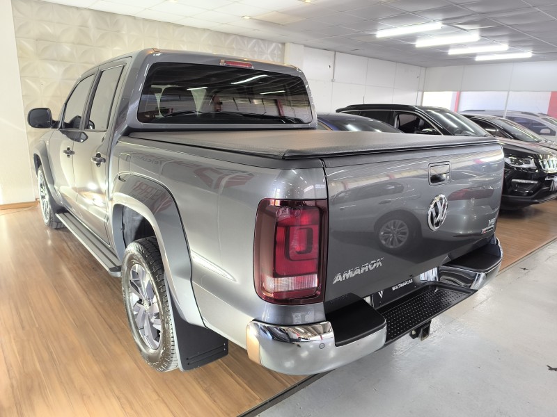 AMAROK 3.0 V6 TDI HIGHLINE CD DIESEL 4MOTION AUTOMÁTICO - 2023 - CAXIAS DO SUL