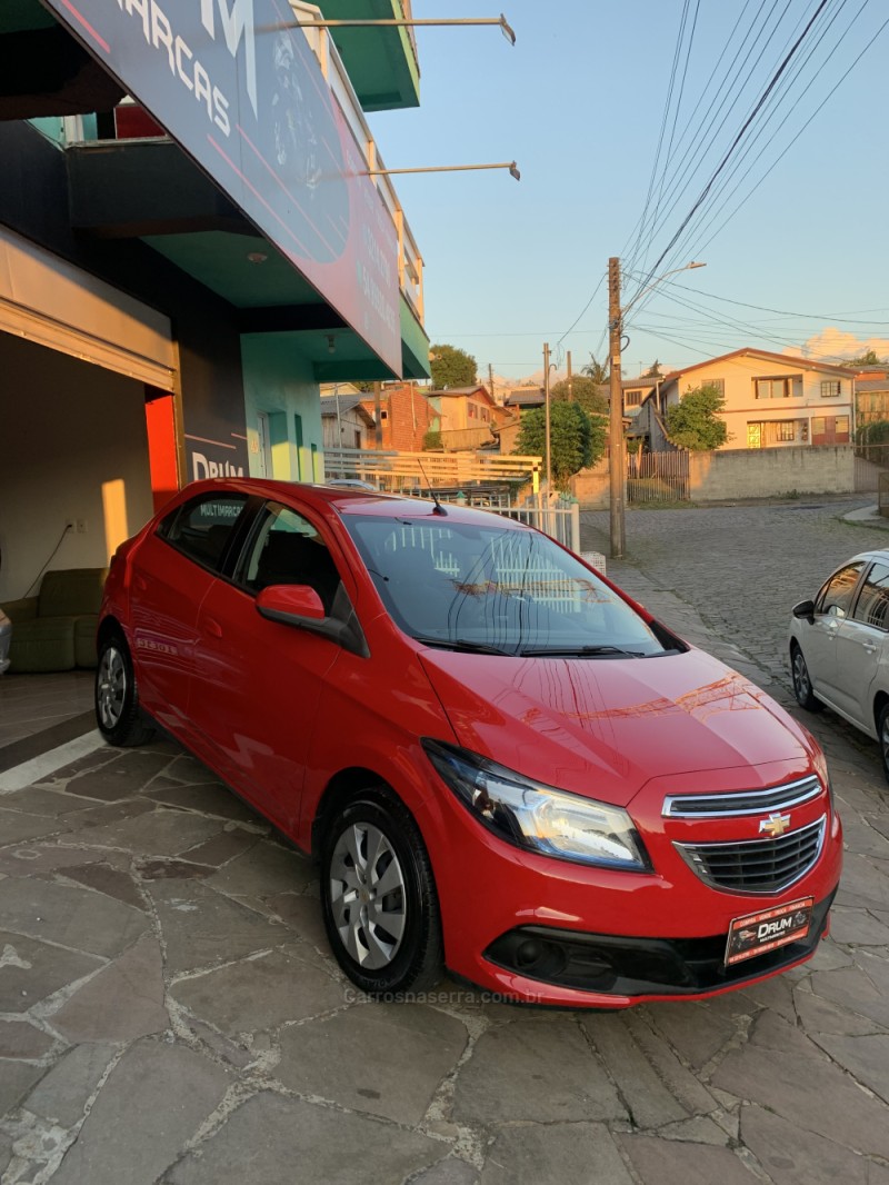 ONIX 1.4 MPFI LT 8V FLEX 4P MANUAL - 2015 - CAXIAS DO SUL