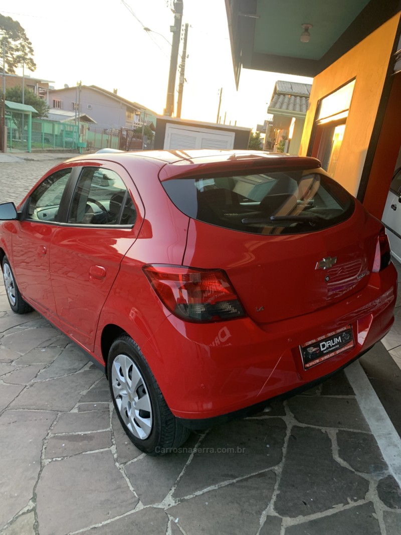 ONIX 1.4 MPFI LT 8V FLEX 4P MANUAL - 2015 - CAXIAS DO SUL