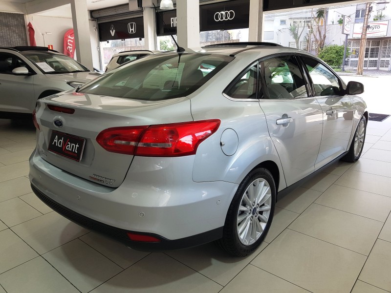 FOCUS 2.0 TITANIUM PLUS FASTBACK 16V FLEX 4P AUTOMÁTICO - 2016 - CAXIAS DO SUL