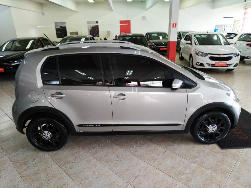 UP 1.0 TSI CROSS 12V FLEX 4P MANUAL - 2017 - CAXIAS DO SUL