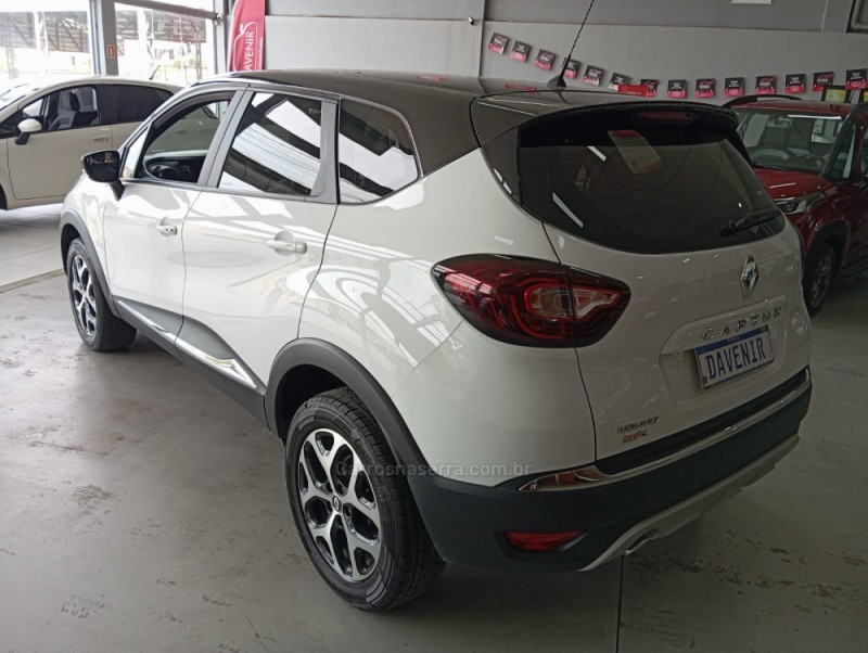 CAPTUR 1.6 16V INTENSE BOSE FLEX 4P AUTOMÁTICO - 2021 - TAQUARA