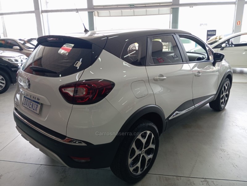 CAPTUR 1.6 16V INTENSE BOSE FLEX 4P AUTOMÁTICO - 2021 - TAQUARA